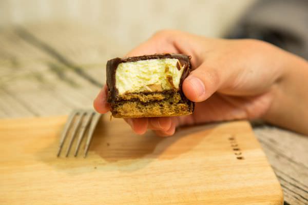 [宅配]人氣甜點報到!!! 脆皮提拉米蘇X超濃生巧克力布朗尼蛋糕 樂樂甜點