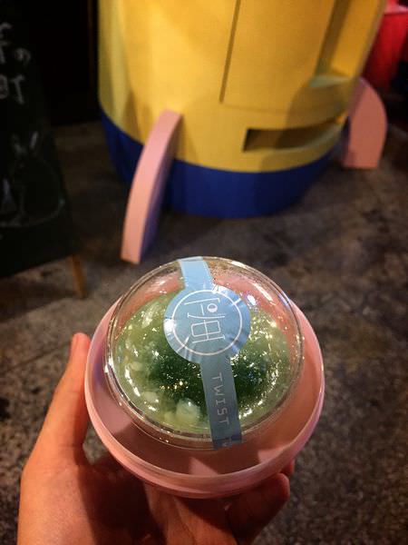 [台南]中西區 全台唯一海安路上 排隊新風潮 扭蛋機竟然扭出甜點?!  蛋-甜點扭蛋機