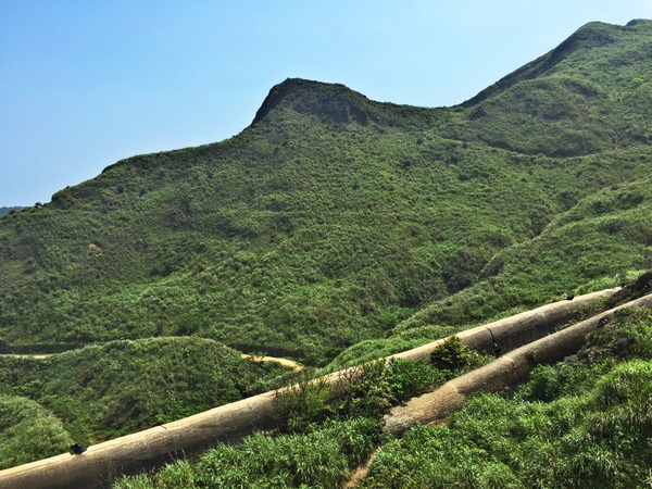[新北\旅遊] IG熱門打卡景點 廢煙道 金瓜石十三層遺址 黃金瀑布 看見台灣的美