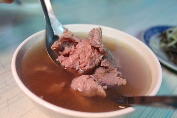 [台南安平 在地人早起的美味牛肉湯 安平無名牛肉湯