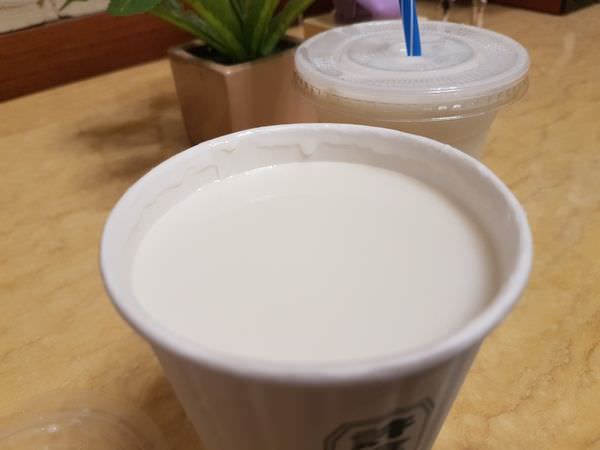 [台南]中西區 暖香古早味|一代傳一代永流傳|杏仁茶配油條好搭 許家堡杏仁茶