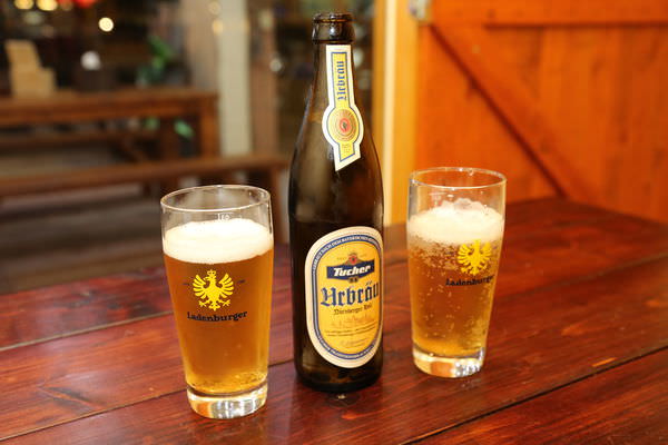 [台南]中西區 下班後的小酌聚會｜球賽節慶聚會｜Wiesener's German Beer & Sausage 德國香腸&啤酒加酒站