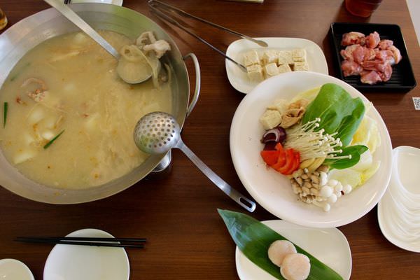 [台南]安平區 冬天就是要吃火鍋 跑山雞紅蟳石斑入鍋 家族聚會推薦 郭師傅飯鍋料理